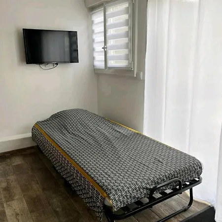 Beau F2 Proche Paris, Aeroport Roissy Cdg Apartment Bondy